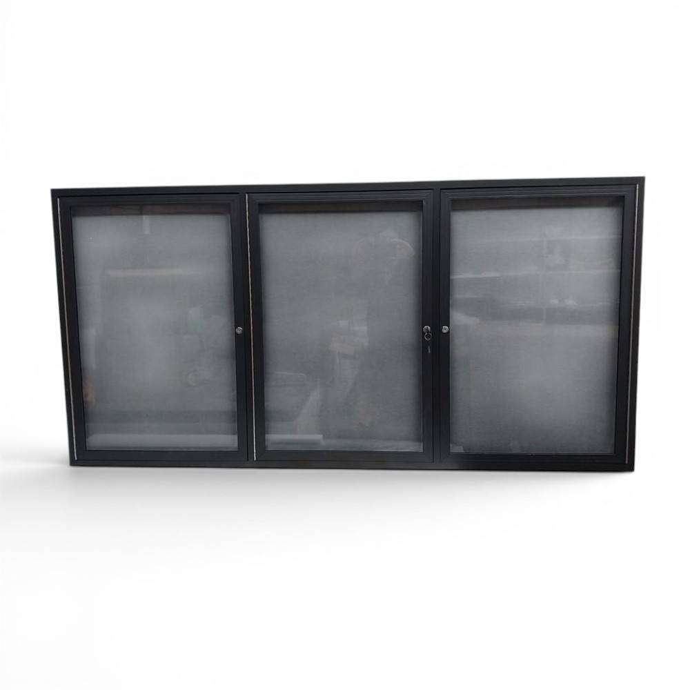 Lockable Noticeboard 900 x 1800mm