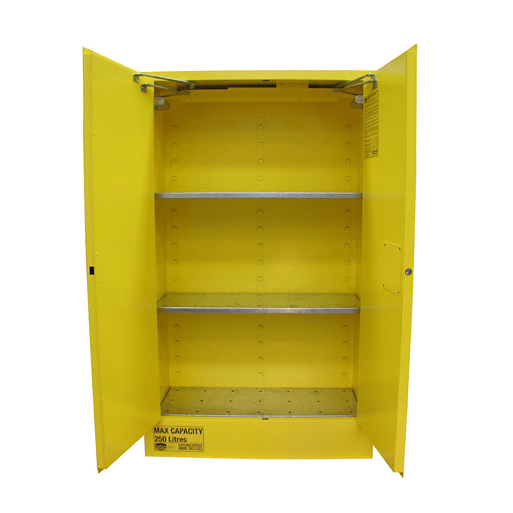 Flammables Cabinet 250L, 3 shelves