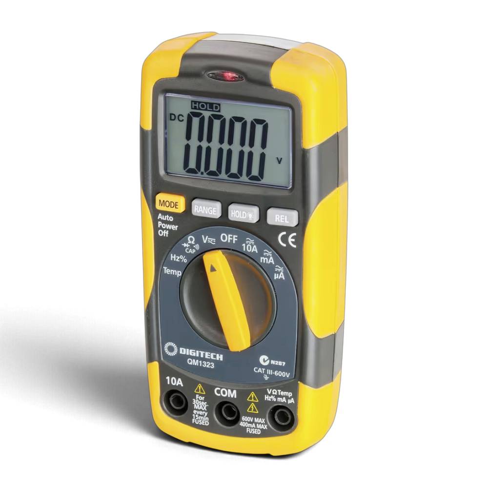 Cat III digital multimeter with temperature probe