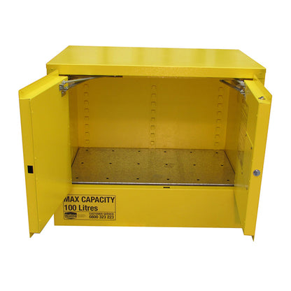 Flammables Cabinet 100L, 1 shelf